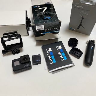 ゴープロ(GoPro)の【国内正規品】GoPro HERO7 Black ※USBケーブルなし三脚セット(ビデオカメラ)