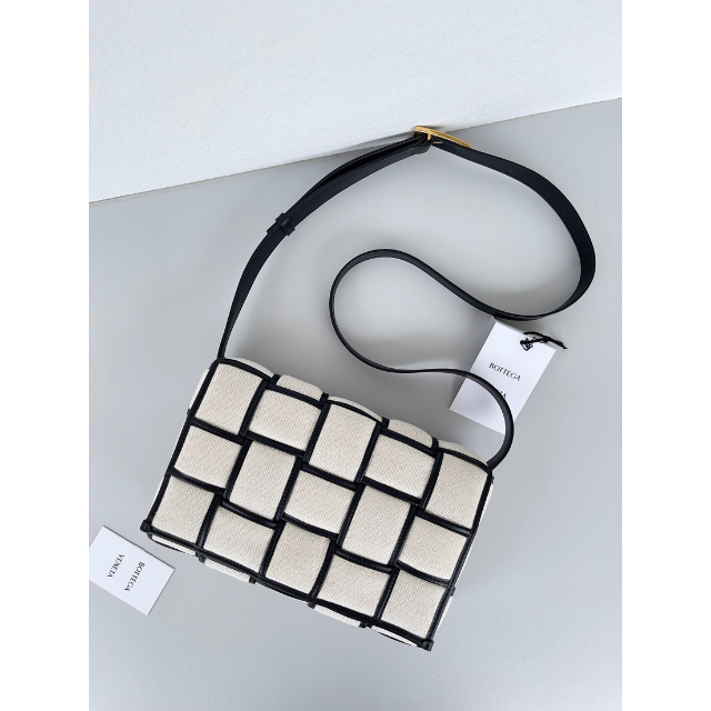 年末のプロモーション大特価! Bottega Veneta ショルダーバッグ Veneta 新品 未使用 Bottega - ショルダーバッグ