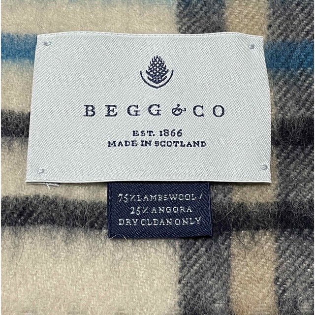 BEGG & CO(ベグアンドコー)の美品 BEGG&CO (ベグアンドコー) ストール CLASH-GREEN レディースのファッション小物(ストール/パシュミナ)の商品写真