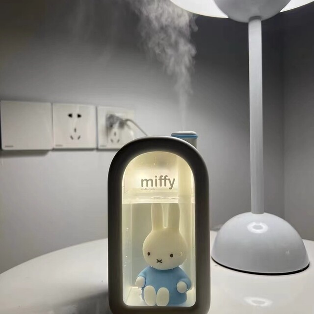 miffy(ミッフィー)の【クリアランス】ミッフィー 加湿器 miffy  容量380ML 煙突ハウス スマホ/家電/カメラの生活家電(加湿器/除湿機)の商品写真