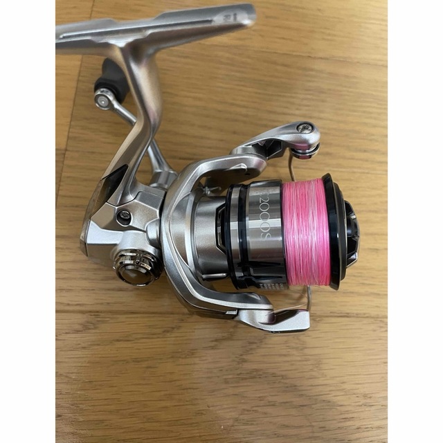 SHIMANO(シマノ)の19ストラディックC2000S スポーツ/アウトドアのフィッシング(リール)の商品写真