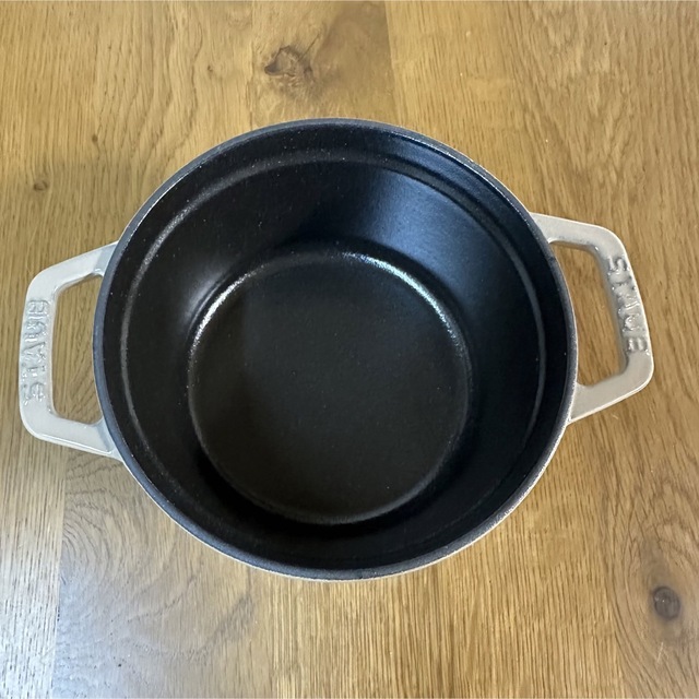 新品 staub ストウブ ココット ラウンド 14cm リネン ヴィンテージ 新品 staub ストウブ ココット ラウンド 14cm リネン ヴィンテージ
