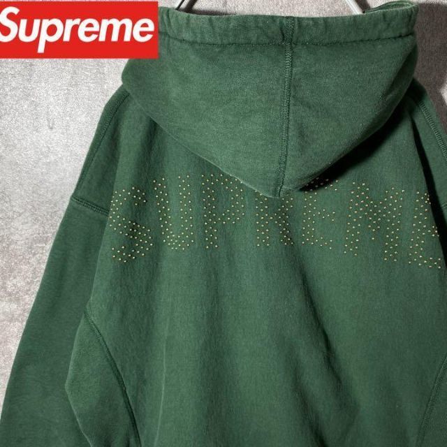 Supreme(シュプリーム)の[大人気] シュプリーム　パーカー　レアカラー　背面ラインストーン　存在感◎ メンズのトップス(パーカー)の商品写真