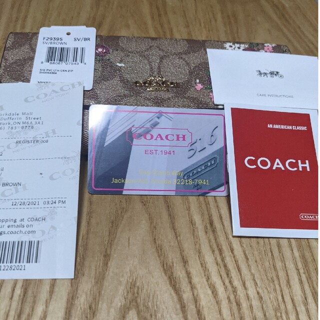 COACH(コーチ)のCOACH  長財布　シグネチャー　花柄模様２ レディースのファッション小物(財布)の商品写真