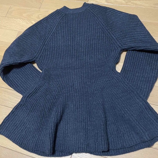 ZARA(ザラ)のZARA ぺプラムニット レディースのトップス(ニット/セーター)の商品写真