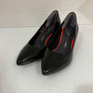 ロックポート(ROCKPORT)のロックポート　エナメルパンプス　22センチ　ヒール5cm(ハイヒール/パンプス)