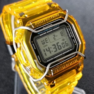 カシオ(CASIO)のG-SHOCK DW-5600 イエロースケルトン + バンパー + メタル遊環(腕時計(デジタル))