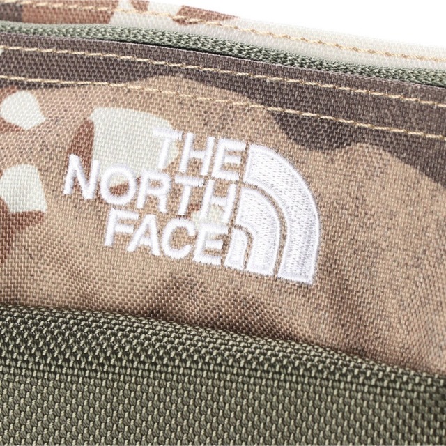 THE NORTH FACE(ザノースフェイス)のTHE NORTH FACE ウエストバック カーキ メンズのバッグ(ウエストポーチ)の商品写真