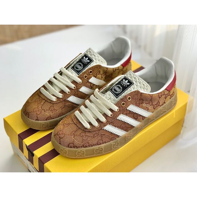 品質検査済 Gucci - グッチ ガゼル adidas x Gucci メンズ スニーカー