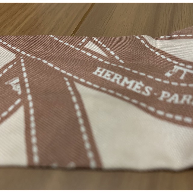 Hermes(エルメス)のなないろ様専用　エルメス　ツイリー　リボン柄　ボルデュック　 レディースのファッション小物(バンダナ/スカーフ)の商品写真