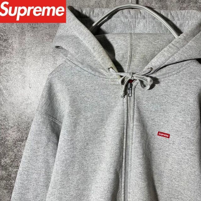 Supreme(シュプリーム)の[大人気]　シュプリーム　ジップパーカー　スモールボックスロゴ　裏ボア　グレー メンズのトップス(パーカー)の商品写真