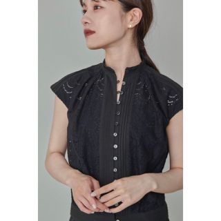 ロル　L'or    Embroidery Pin tuck Blouse(シャツ/ブラウス(半袖/袖なし))