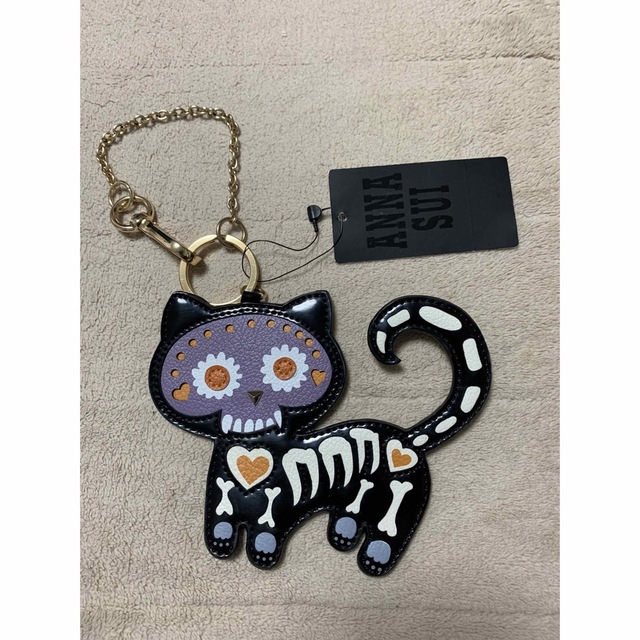 ANNA SUI(アナスイ)のアナスイのハロウィンスカルノ猫チャーム レディースのファッション小物(キーホルダー)の商品写真