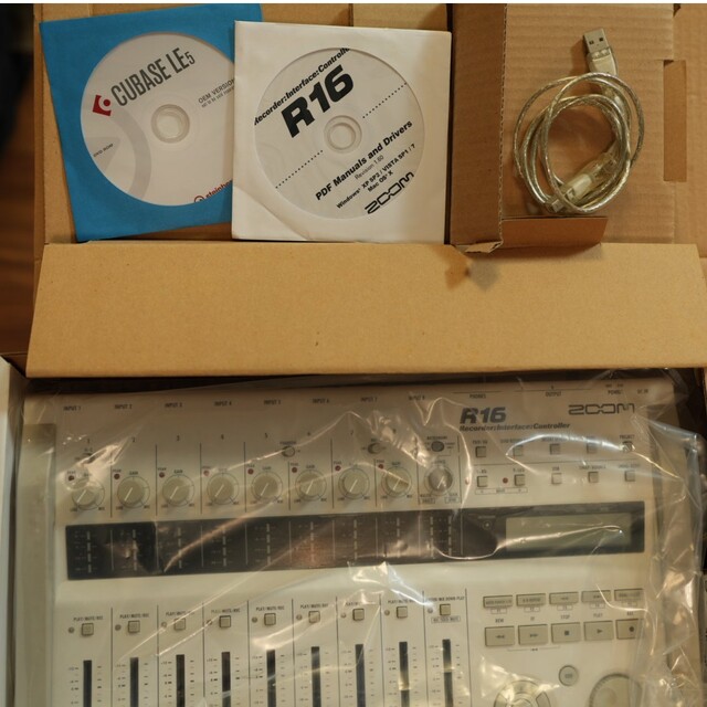 Zoom R16 オーディオインターフェイス Zoom R16 オーディオインターフェイス