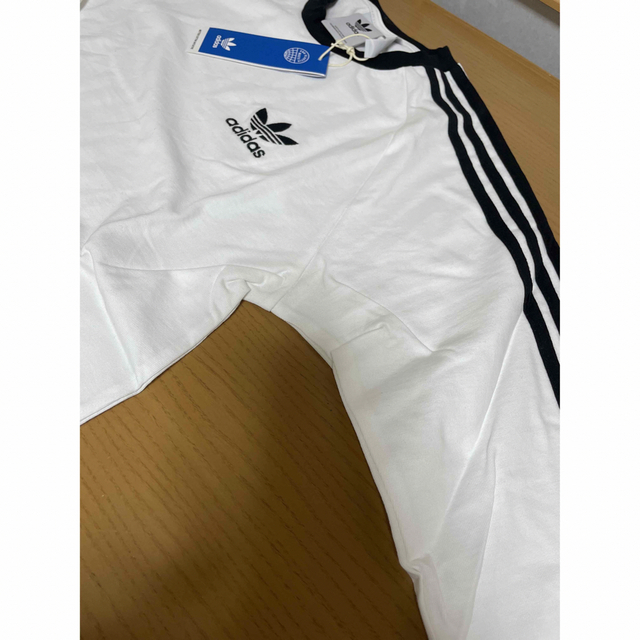 adidas(アディダス)のadidas 3ストライプ ロングスリーブTシャツ レディースのトップス(Tシャツ(長袖/七分))の商品写真