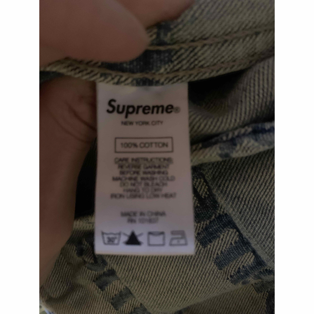 Supreme(シュプリーム)のSupreme Frayed Logos Denim TruckerJacket メンズのジャケット/アウター(Gジャン/デニムジャケット)の商品写真