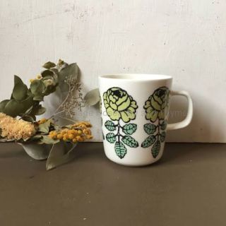 マリメッコ(marimekko)のマリメッコ marimekko【日本限定】ヴィヒキルース マグカップ 薔薇(グラス/カップ)