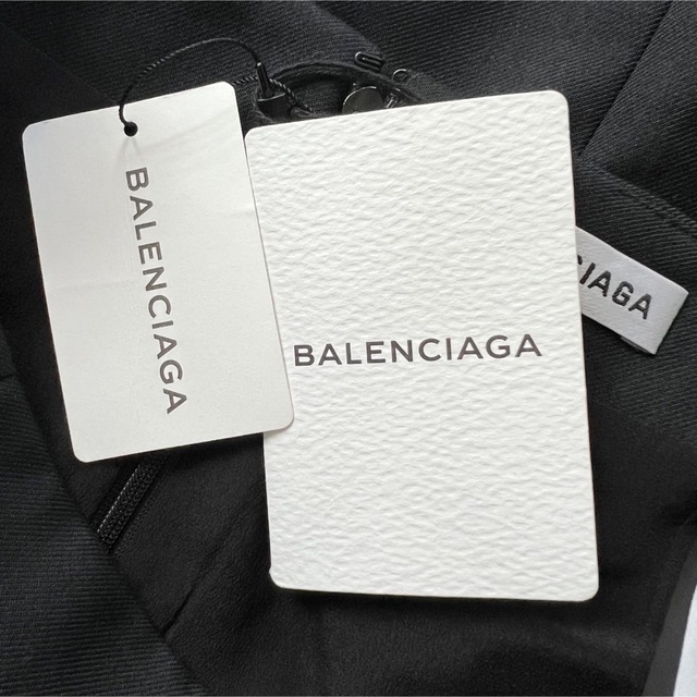 Balenciaga(バレンシアガ)のBALENCIAGA バレンシアガ　スカート　アシンメトリー　カットオフ レディースのスカート(ロングスカート)の商品写真