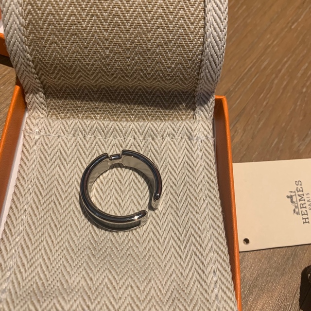 Hermes(エルメス)の新品HERMES エルメス イヤーカフ GM  黒　シルバー レディースのアクセサリー(イヤーカフ)の商品写真