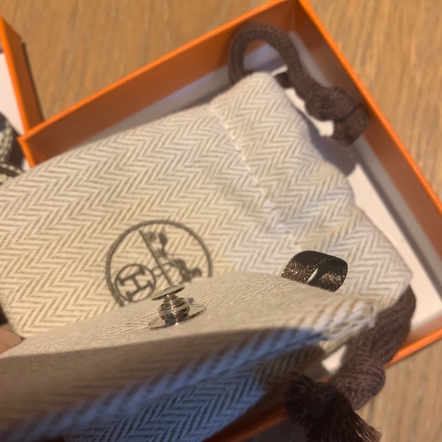 Hermes(エルメス)の新品エルメス　馬　ホースピンバッジ　ブラック　シルバー金具　 メンズのアクセサリー(その他)の商品写真