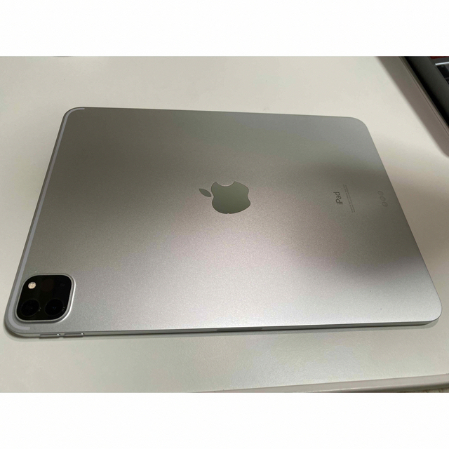 iPad(アイパッド)のアップル iPad Pro 11インチ 第2世代 128GB シルバー  スマホ/家電/カメラのPC/タブレット(ノートPC)の商品写真