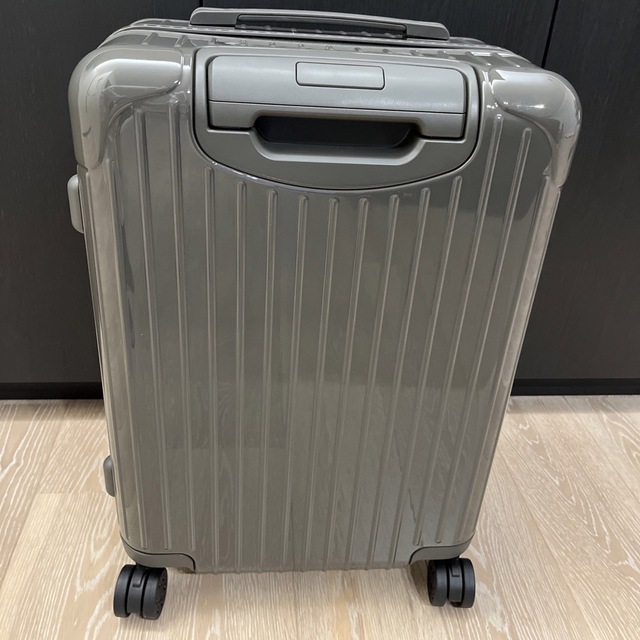 RIMOWA - 【極美品】リモワ エッセンシャル キャビン 36L スーツケース