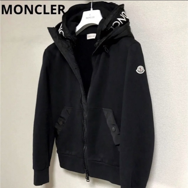 MONCLER(モンクレール)の優様専用　モンクレール　スウェット　パーカー　ブラック　ダブル　フード メンズのトップス(パーカー)の商品写真