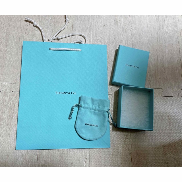 Tiffany & Co.(ティファニー)のティファニー　空箱、紙袋、巾着 レディースのバッグ(ショップ袋)の商品写真