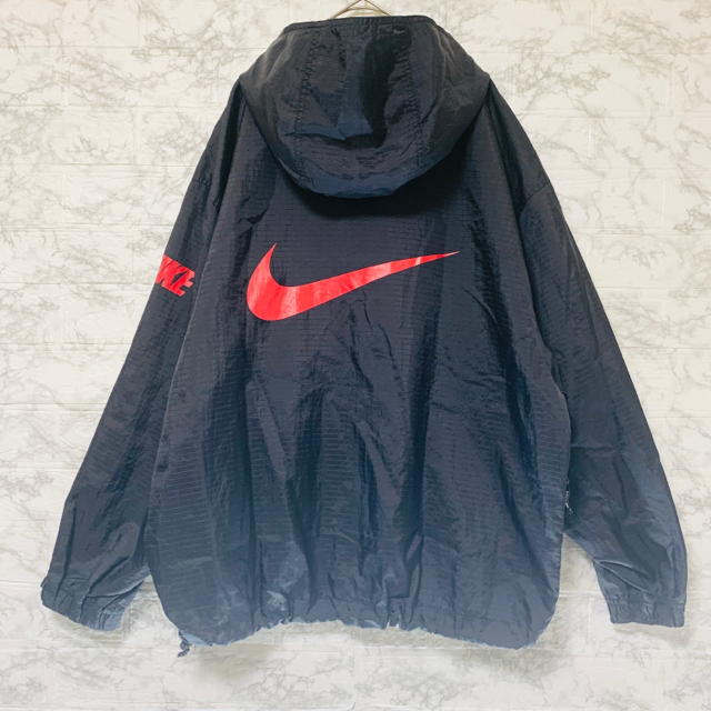 NIKE(ナイキ)の●究極追求配色●完売品●ナイキ●ナイロン●パーカー●赤黒配色●90s●爆限定品● メンズのトップス(パーカー)の商品写真