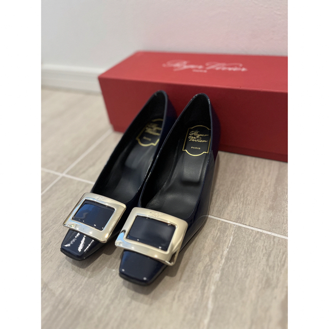 大人気新品 ROGER Vivier/ロジェヴィヴィエ】紺⭐︎定番パンプス