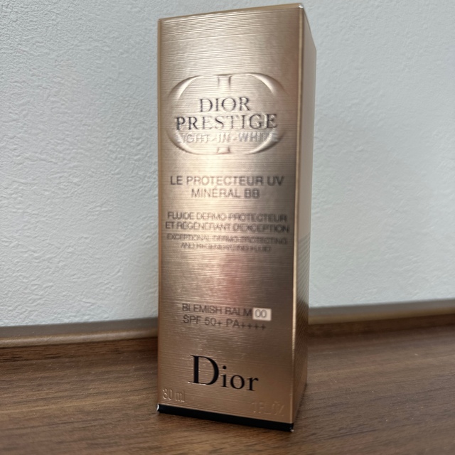 Dior(ディオール)の新品Dior プレステージ　ホワイト　ル　プロテクターUV ミネラルBB 00 コスメ/美容のベースメイク/化粧品(BBクリーム)の商品写真