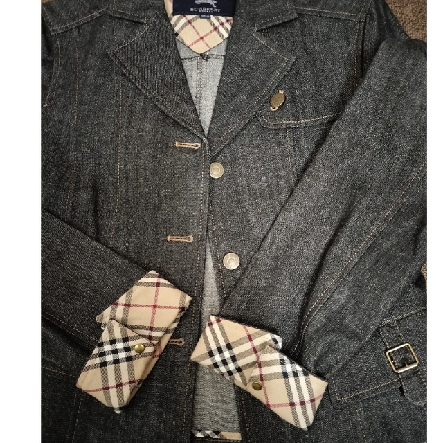 BURBERRY BLUE LABEL(バーバリーブルーレーベル)のバーバリーブルーレーベル　Gジャン＆フード付きベスト レディースのジャケット/アウター(Gジャン/デニムジャケット)の商品写真