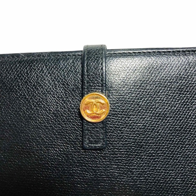CHANEL(シャネル)の正規品★シャネル CHANEL 二つ折財布  ココボタン　男女兼用　10番台 レディースのファッション小物(財布)の商品写真
