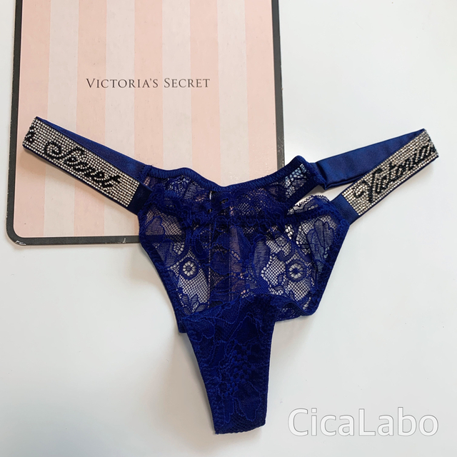 Victoria's Secret(ヴィクトリアズシークレット)の【新品】VS シャインロゴ トング ショーツ ブルー S レディースの下着/アンダーウェア(ショーツ)の商品写真