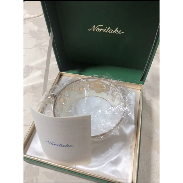 Noritake(ノリタケ)の【ノリタケ】箱付き美品デザイン カップ&ソーサー1脚  インテリア/住まい/日用品のキッチン/食器(食器)の商品写真