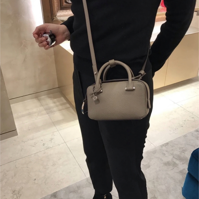 Drawer(ドゥロワー)の新品☆デルヴォー Delvaux クールボックスナノ トープ Taupe レディースのバッグ(ショルダーバッグ)の商品写真