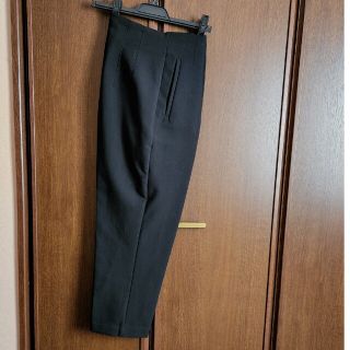 ザラ(ZARA)のZARA ザラ　ハイウエストクロップドパンツ　テーパードパンツ(クロップドパンツ)