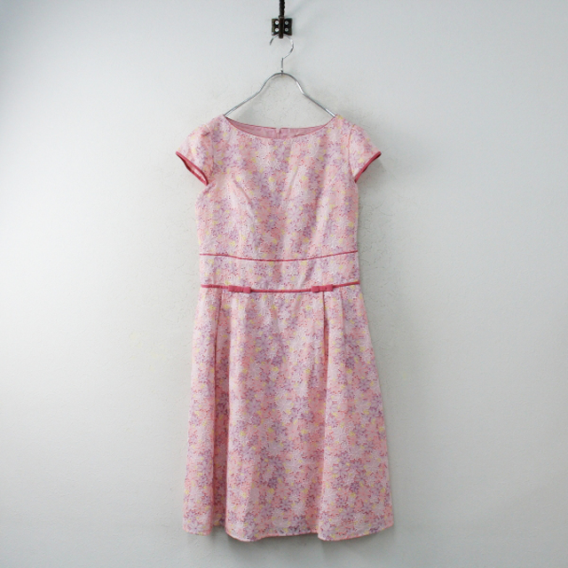美品　トッカ　ピンクの花柄刺繍が可愛いフレンチスリーブワンピースドレス　サイズ２