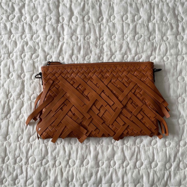 Bottega Veneta(ボッテガヴェネタ)のBOTTEGA VENETA フリンジチェーンウォレット レディースのバッグ(クラッチバッグ)の商品写真