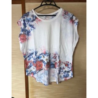 アズールバイマウジー(AZUL by moussy)のAZULbymoussy 花柄Tシャツ(Tシャツ(半袖/袖なし))