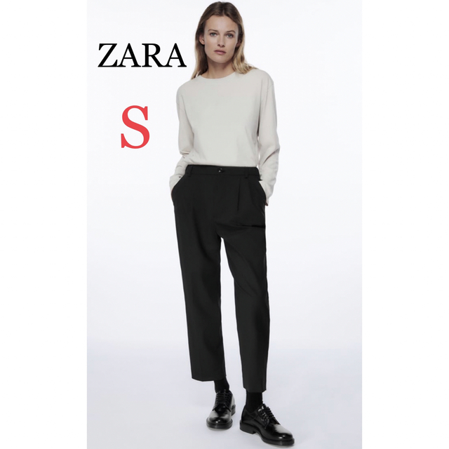 ZARA(ザラ)の【タグ付き 新品未使用】 ZARA ザラ  ダーツ入りクロップドパンツ　S レディースのパンツ(カジュアルパンツ)の商品写真