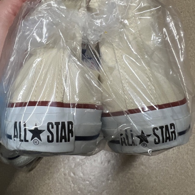 ALL STAR（CONVERSE）(オールスター)のクリーニング済み　コンバースハイカットオフホワイト24.5 レディースの靴/シューズ(スニーカー)の商品写真