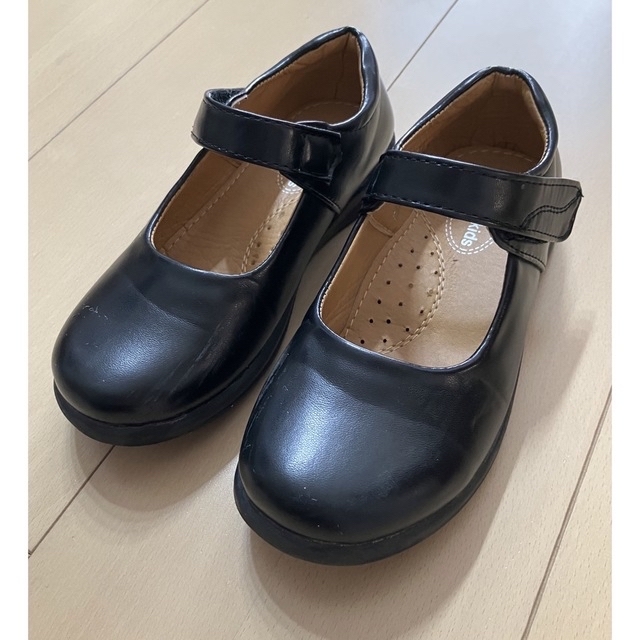 フォーマルシューズ 女の子 19cm 黒 卒園式 入学式 エンタメ/ホビーのコスプレ(靴/ブーツ)の商品写真