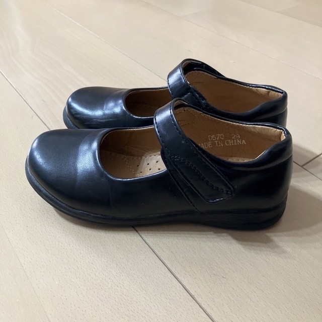 フォーマルシューズ 女の子 19cm 黒 卒園式 入学式 エンタメ/ホビーのコスプレ(靴/ブーツ)の商品写真