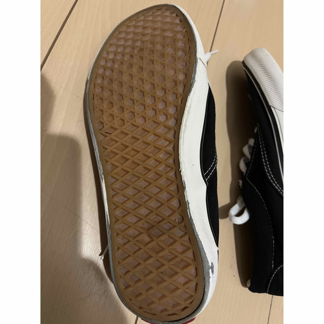 VANS(ヴァンズ)のバンズ VANS ローカットスニーカー　ブラック　US7.5 JP25.5cm メンズの靴/シューズ(スニーカー)の商品写真