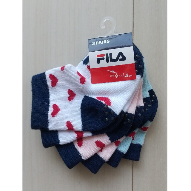 FILA(フィラ)の【FILA】子供用靴下 9-14cm 滑り止め付きハート柄３色３足セット キッズ/ベビー/マタニティのこども用ファッション小物(靴下/タイツ)の商品写真