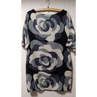 マリメッコ(marimekko)のmarimekko　マリメッコ　エストニア製　ワンピース　ローズ柄(ひざ丈ワンピース)