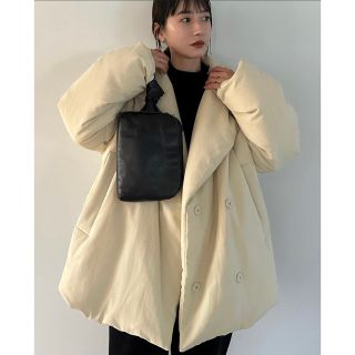 クラネ(CLANE)のCLANE SHORT DOWN COATクラネダウンホワイト余剰品タグなし(ダウンコート)