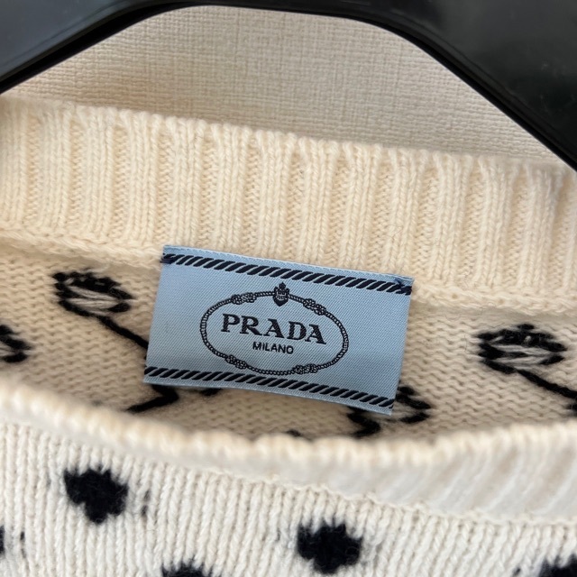 PRADA(プラダ)のPRADA プラダ　ドット　ウールカシミヤ　ニット レディースのトップス(ニット/セーター)の商品写真