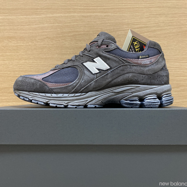 最大58％オフ！ New Balance 2002R GORE-TEX Black 28.0cm asakusa.sub.jp